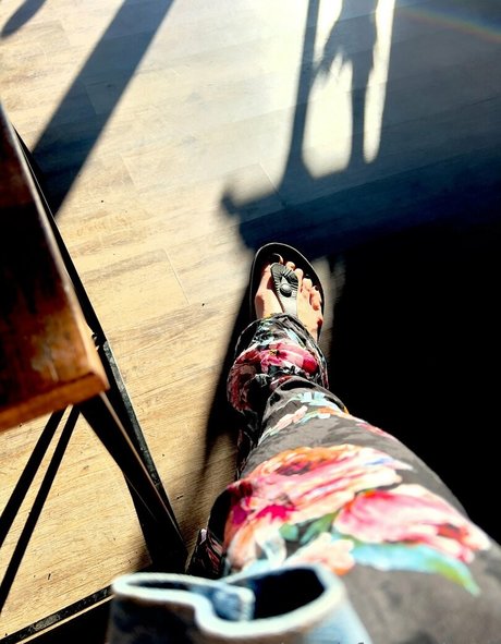 jewelsfeetandtoes pornstar hot img