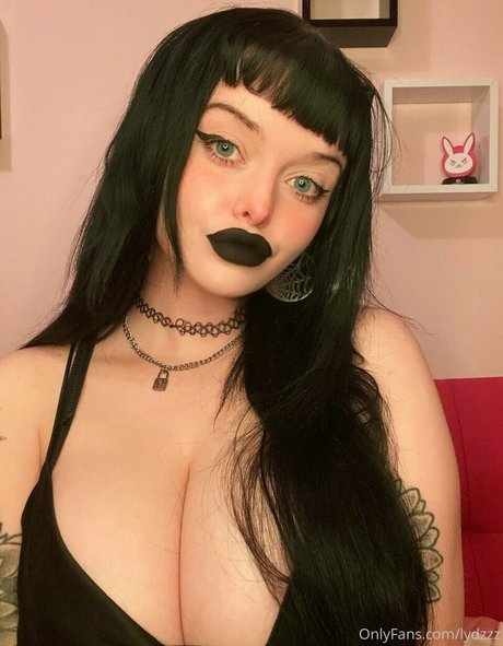 lydiafawn naked model pictures