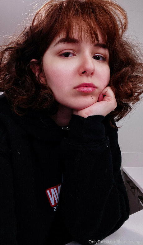 leanalovings pornstar naked picture