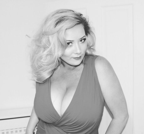 Stephanie Fox pornstar art pictures