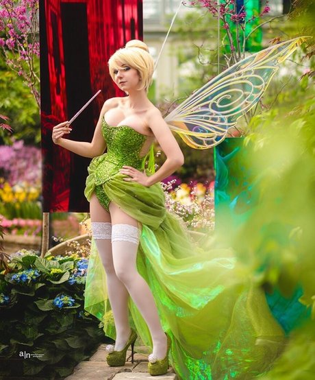 Riki Lecotey star sexy pictures