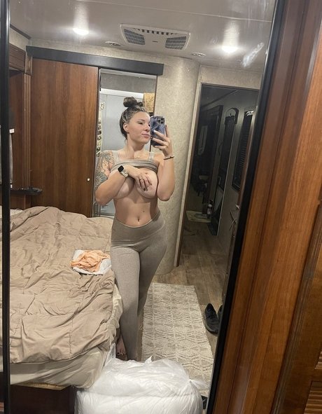 Brandy Lee Brown erotic model image