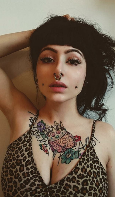 Zainab perfect model picture