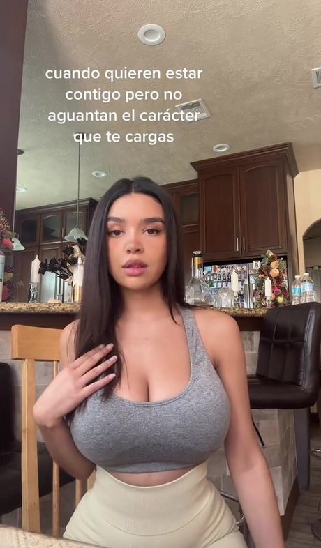 Erika Morfin model exclusive photos