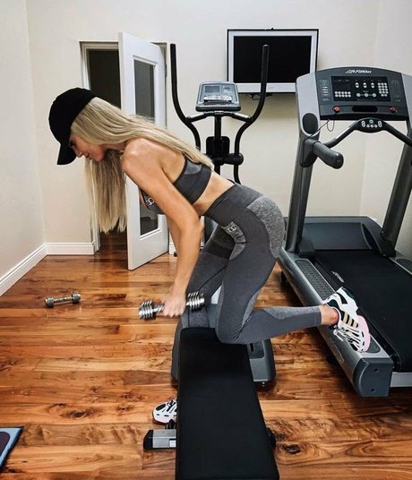 Rosanna Davison erotic actress img