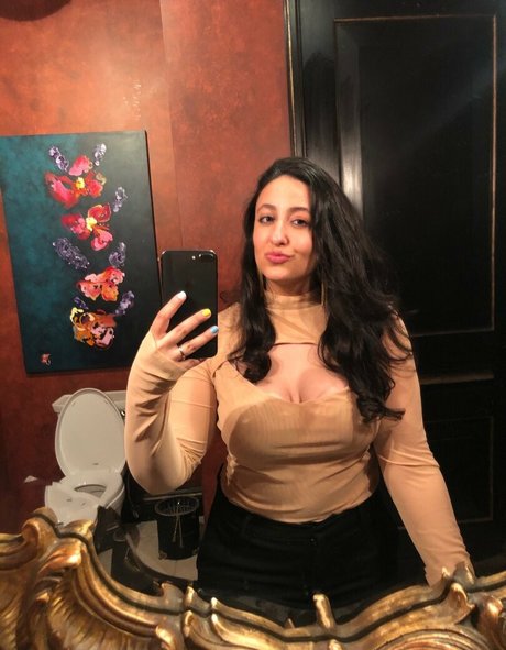 Nicole Enayati art actress photos