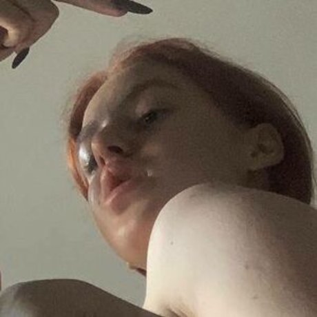 e slipia model porn pic