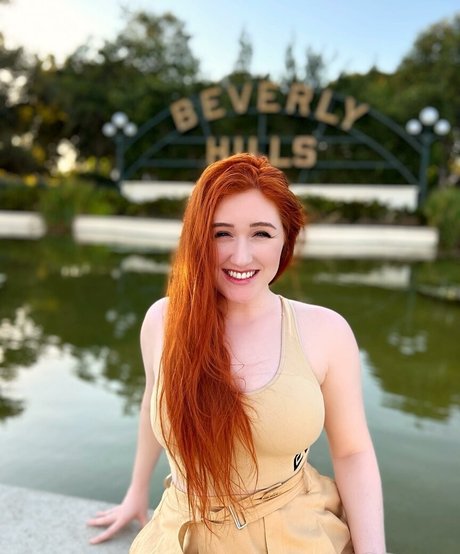 Julia Nilon sexy model galleries