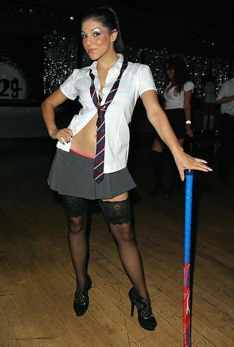 Roxanne Pallett nude model archive