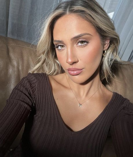 Bella Keuch top actress pictures