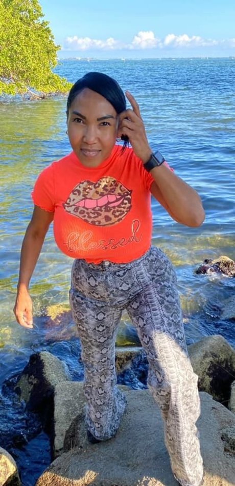 Odalys Borrero naked actress pictures