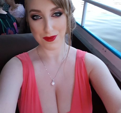 Blondy1 naked star img