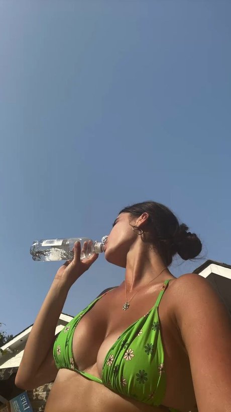 Sophie Slape naked model picture