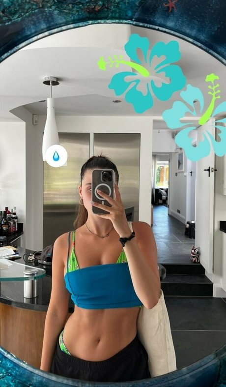 Sophie Slape nudes actress pics