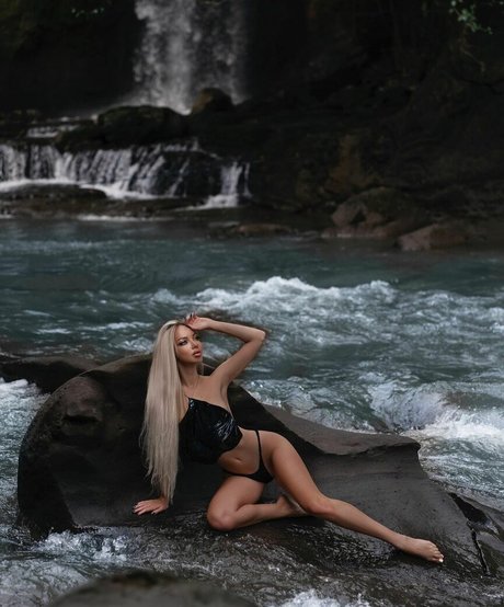 Yana fire perfect actress photos