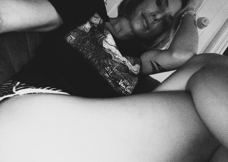 Lyssa Chapman model naked image