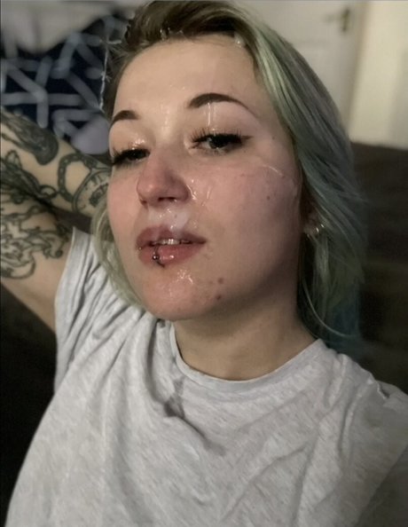 Newbs xo nude model image