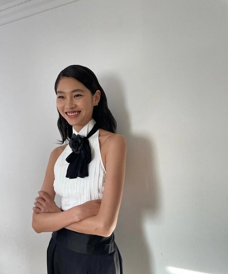 Jung Ho yeon pretty actress gallery