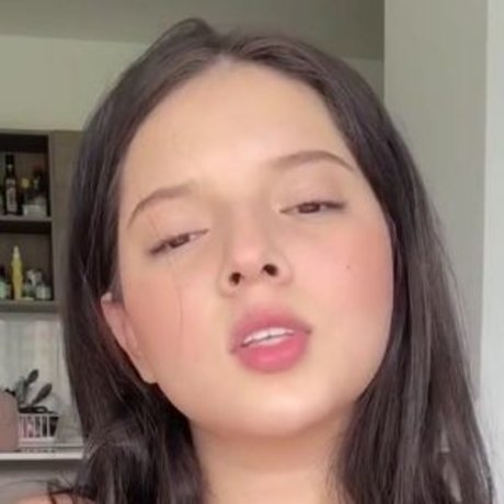 Carolina Bell free actress photos