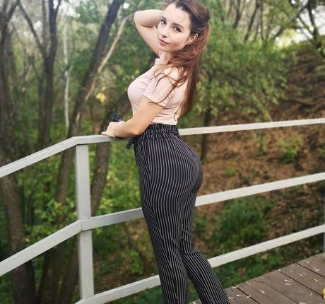 Elena Deligioz perfect star photos