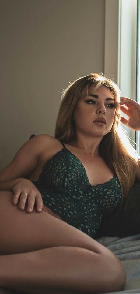 elysecamille nude star img