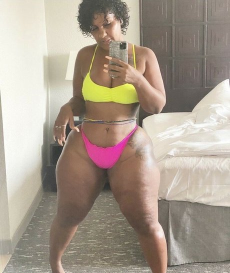 esmy v star xxx photos