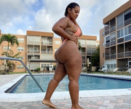 esmy v star xxx galleries