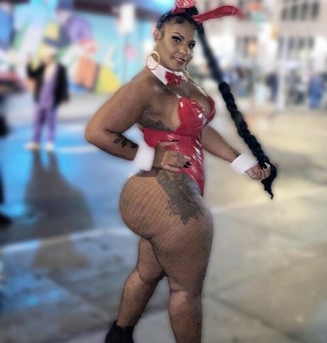 esmy v pornographic model picture