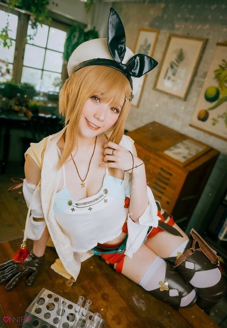 OnniesM model pretty photos