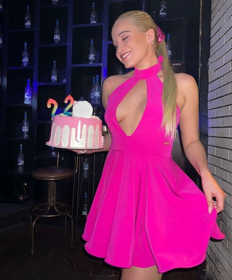 Elena Sofroni erotic actress img