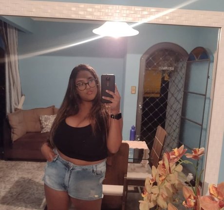 Sofia Mendonca sexy model photo