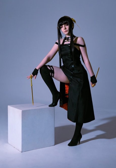 Atamasha star nudes image