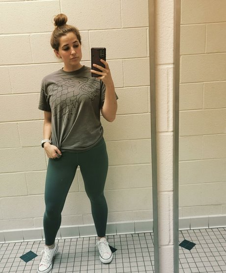 Lizzie All Day sex star img