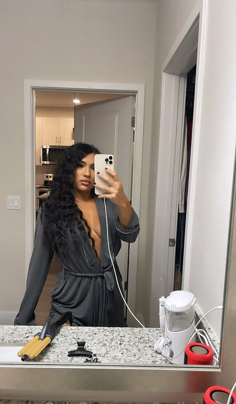 Leslie Ines erotic model images