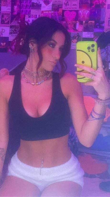 Savrainee pornstar pretty gallery