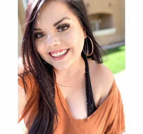 Lilly Zamora exclusive actress gallery