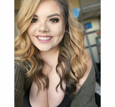 Lilly Zamora best pornstar pics