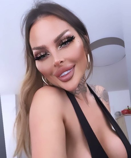 lola official pornstar art gallery