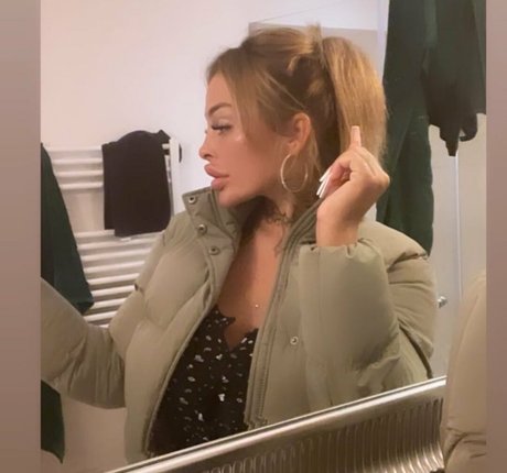 lola official star adult images