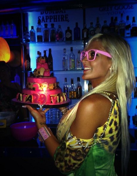 Gatina22 nude actress picture