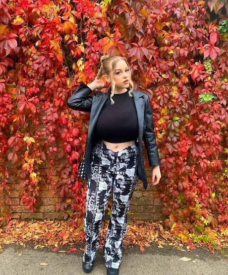 Amber R Brightman model exclusive picture