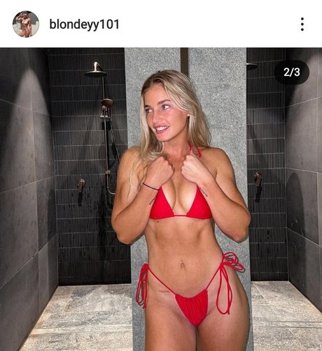 Blondeyy101 beautiful model pictures