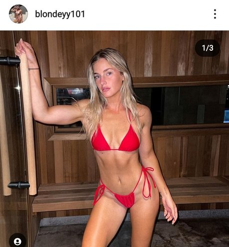 Blondeyy101 sexy model picture