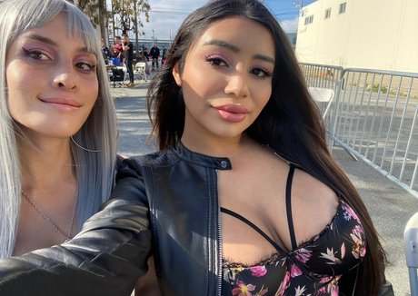 hitgirlxo pornstar free photo