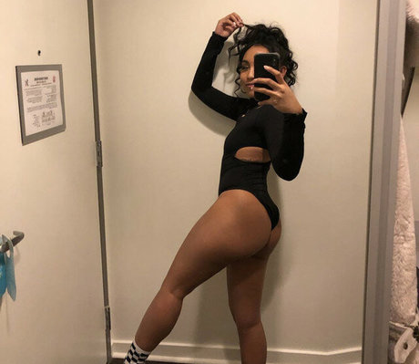 DJ Noodles sexy model photos