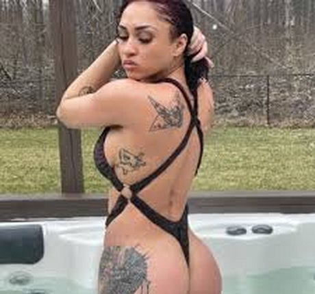 Lilyurislut pretty actress gallery