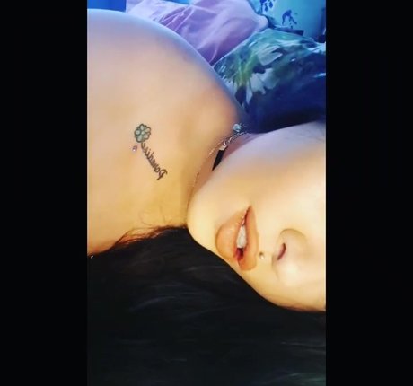 Megan Carys Gomer star pornographic photos