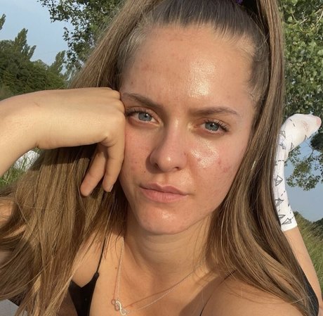 Kentessy art star pictures