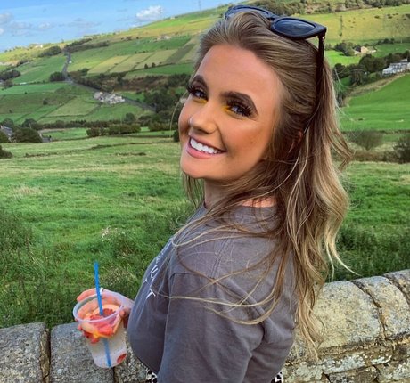 Emily Mather hot actress photo