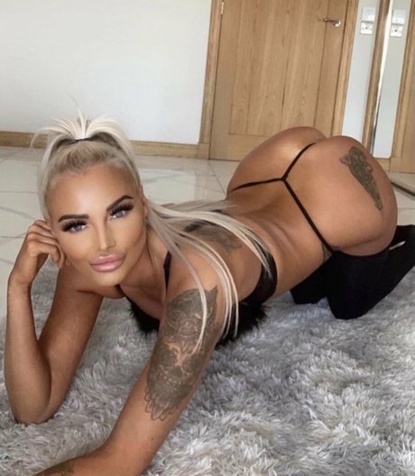 Natasha Cheri model hd gallery